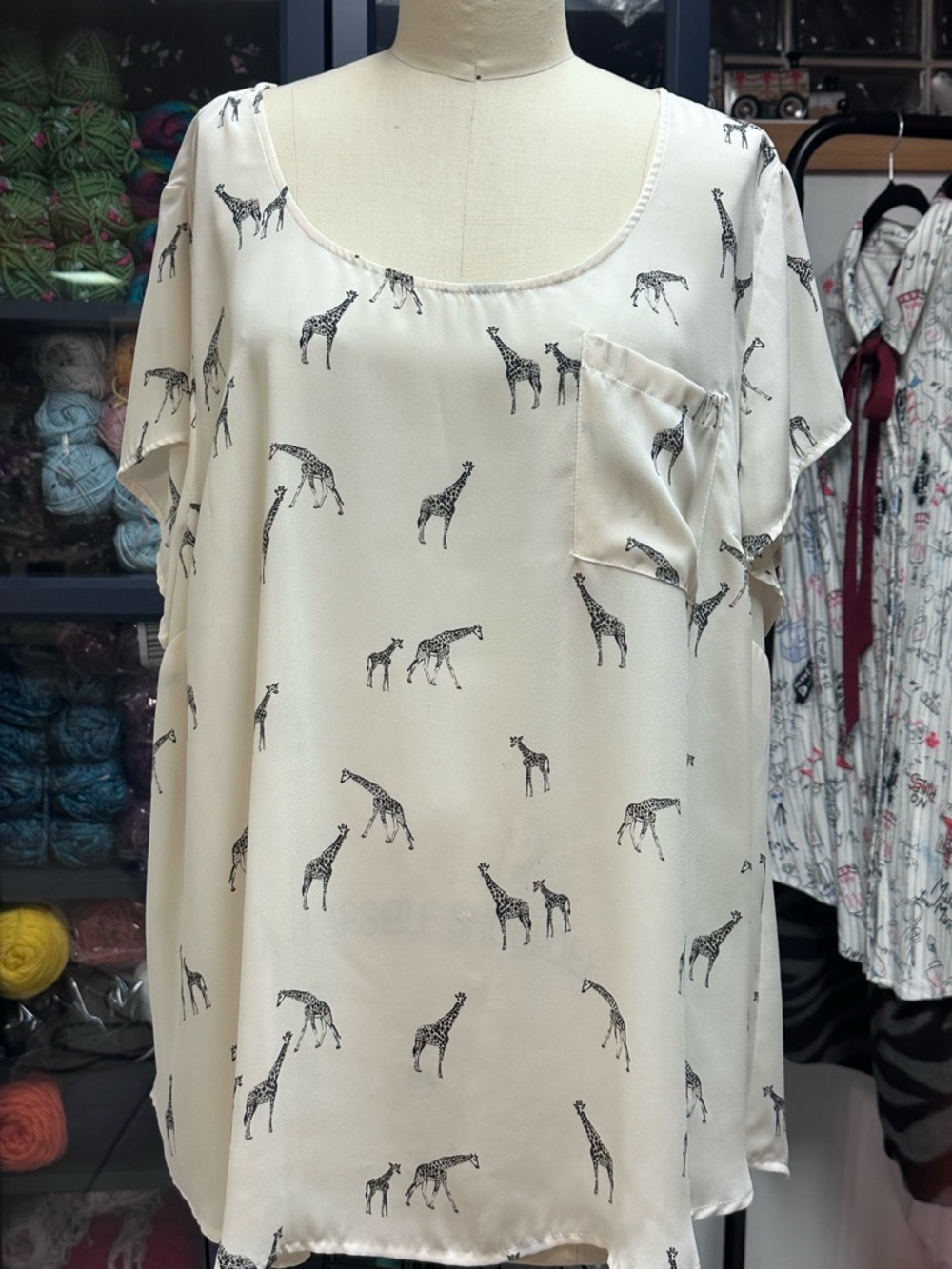 Torrid Cream Giraffe Print Short Sleeve Top